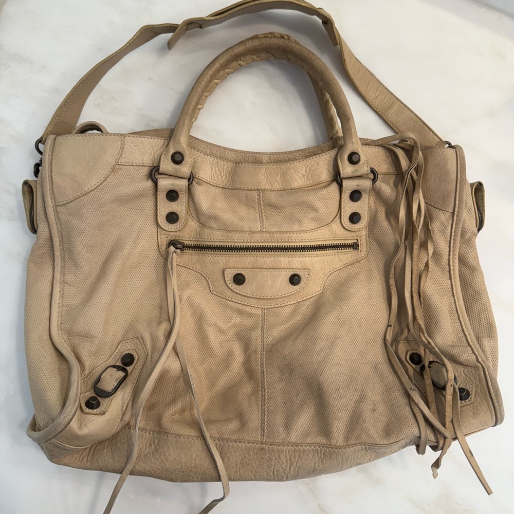 Balenciaga Classic City Bag  I  praline lambskin leather